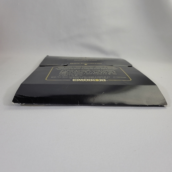 Dimensions The Gold Collection WREATH OF ALL SEASONS Cross Stitch Kit - Picture 8 of 11